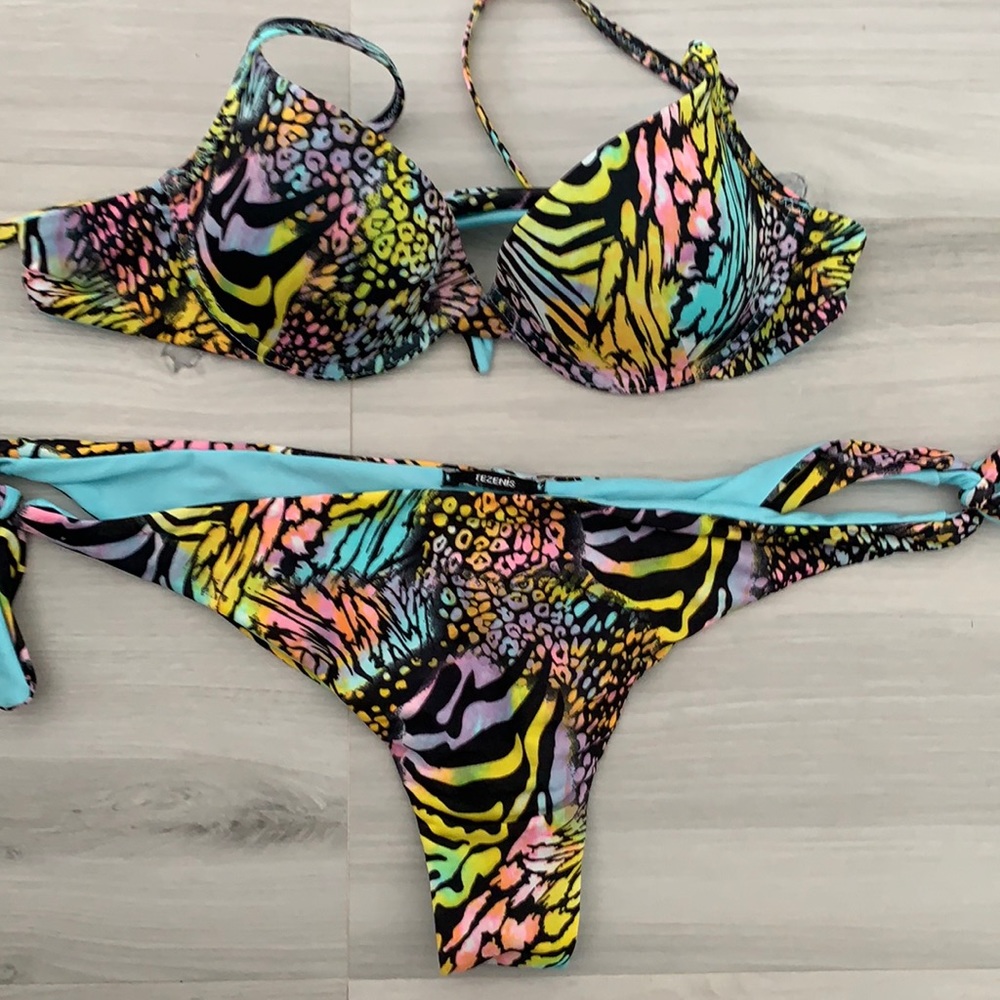Two piece bikini from Tezeni